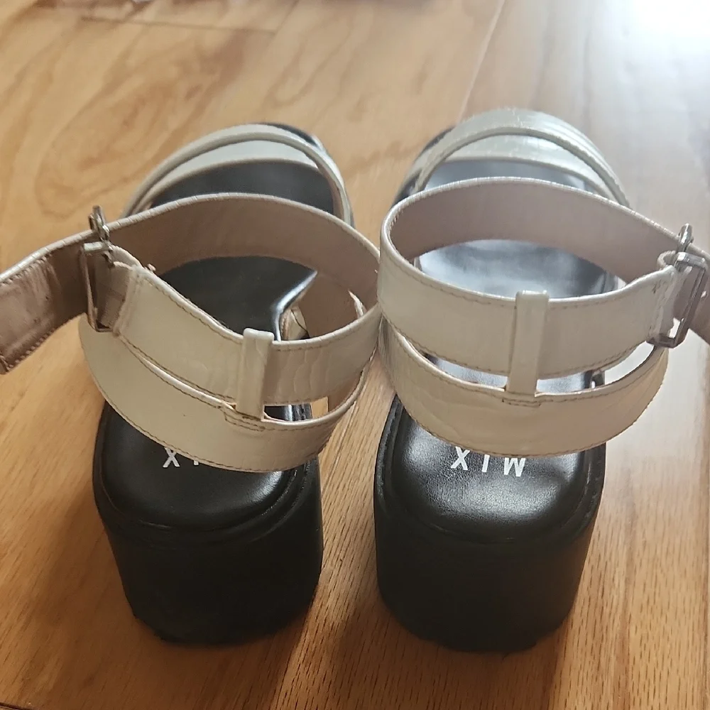 Mix No. 6 Black and White Platform Sandals Size 10 M
